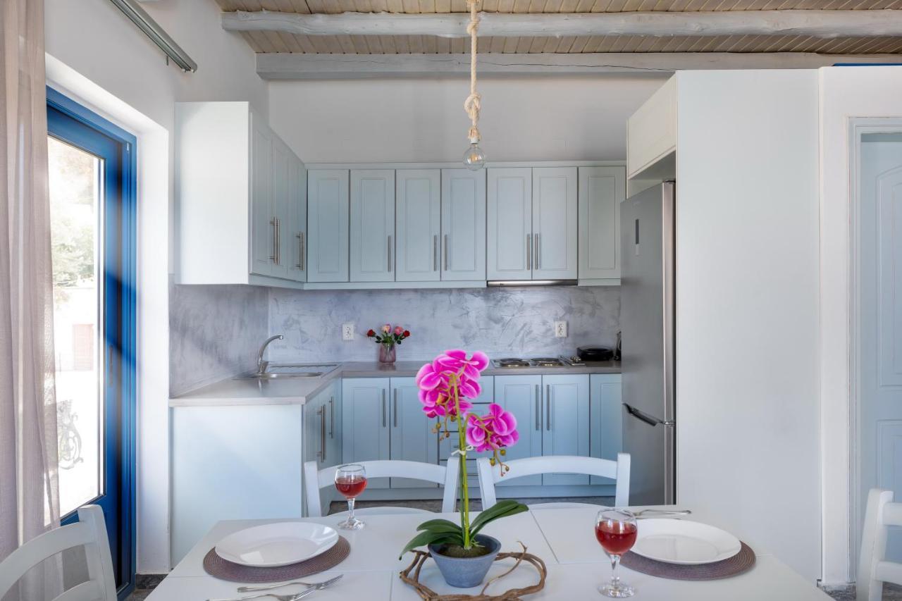 Plori - Molos Apartments Loutro Bagian luar foto