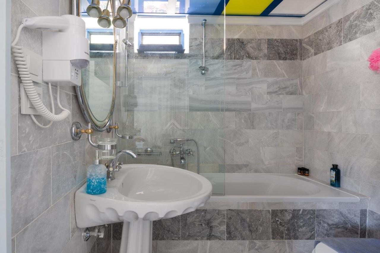Plori - Molos Apartments Loutro Bagian luar foto